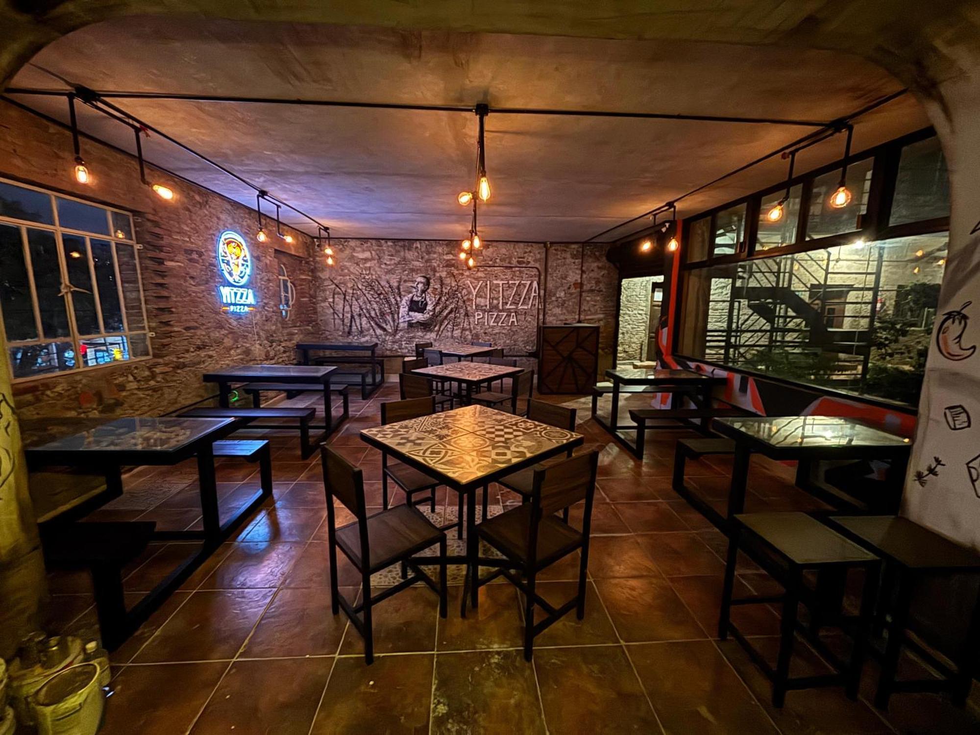 Hostal Casa De Arcos ปวยบลา ภายนอก รูปภาพ